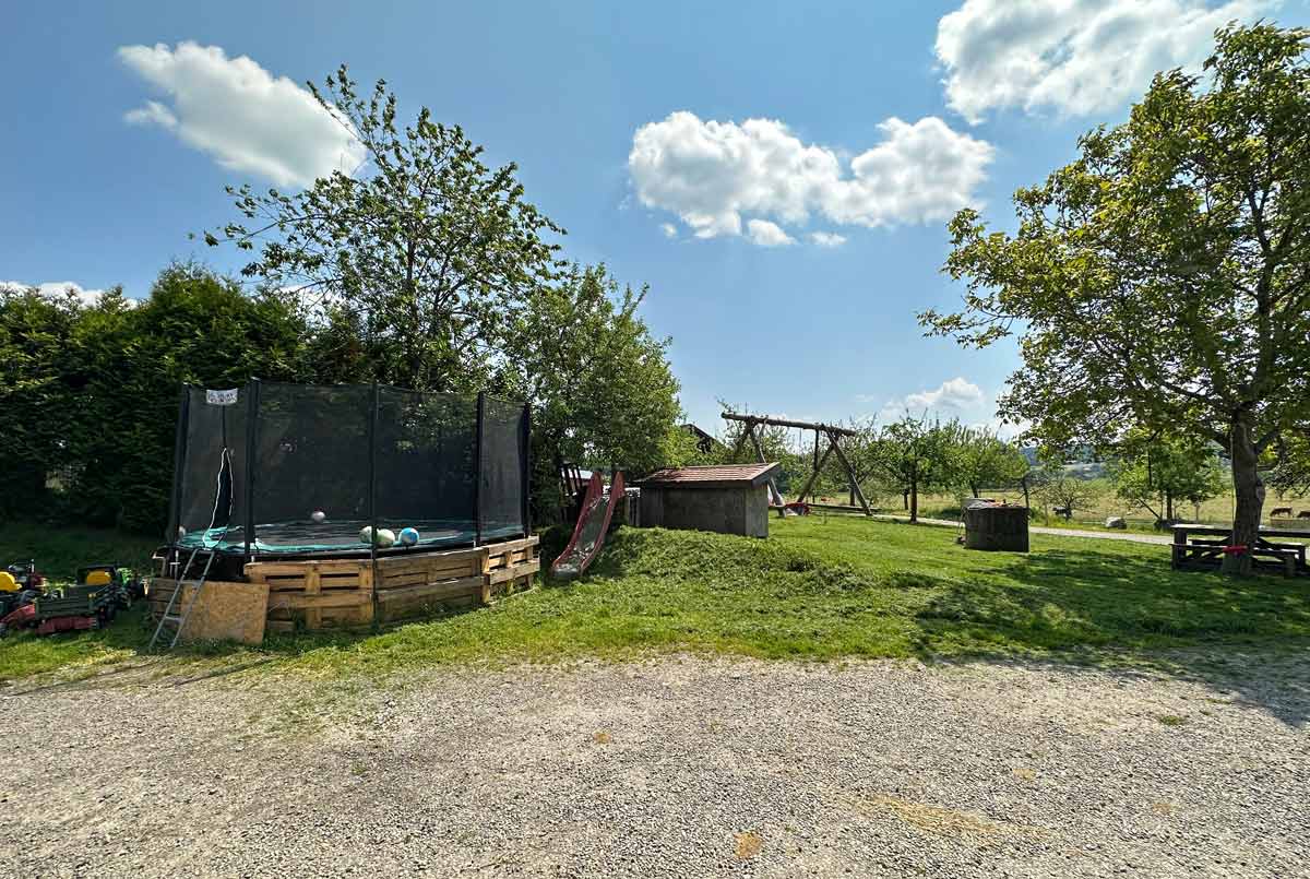 Aufstellpool im Sommer